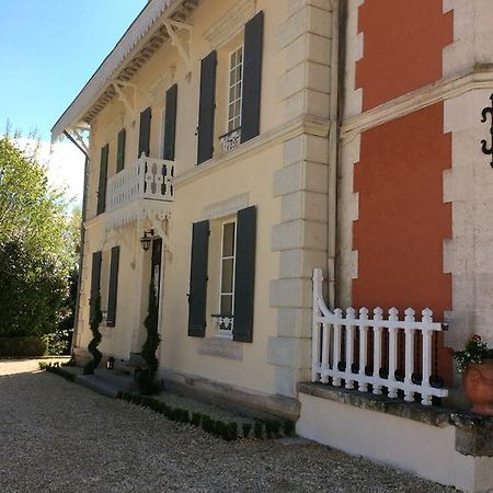Bed and Breakfast Le Chalet De Luxe Saint-Severin Экстерьер фото