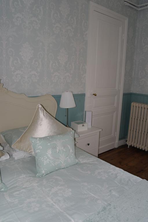 Bed and Breakfast Le Chalet De Luxe Saint-Severin Номер фото