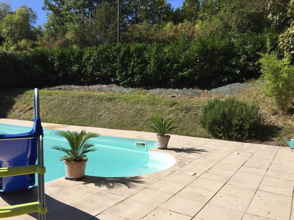 Bed and Breakfast Le Chalet De Luxe Saint-Severin Экстерьер фото