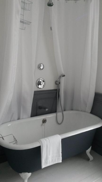 Bed and Breakfast Le Chalet De Luxe Saint-Severin Номер фото